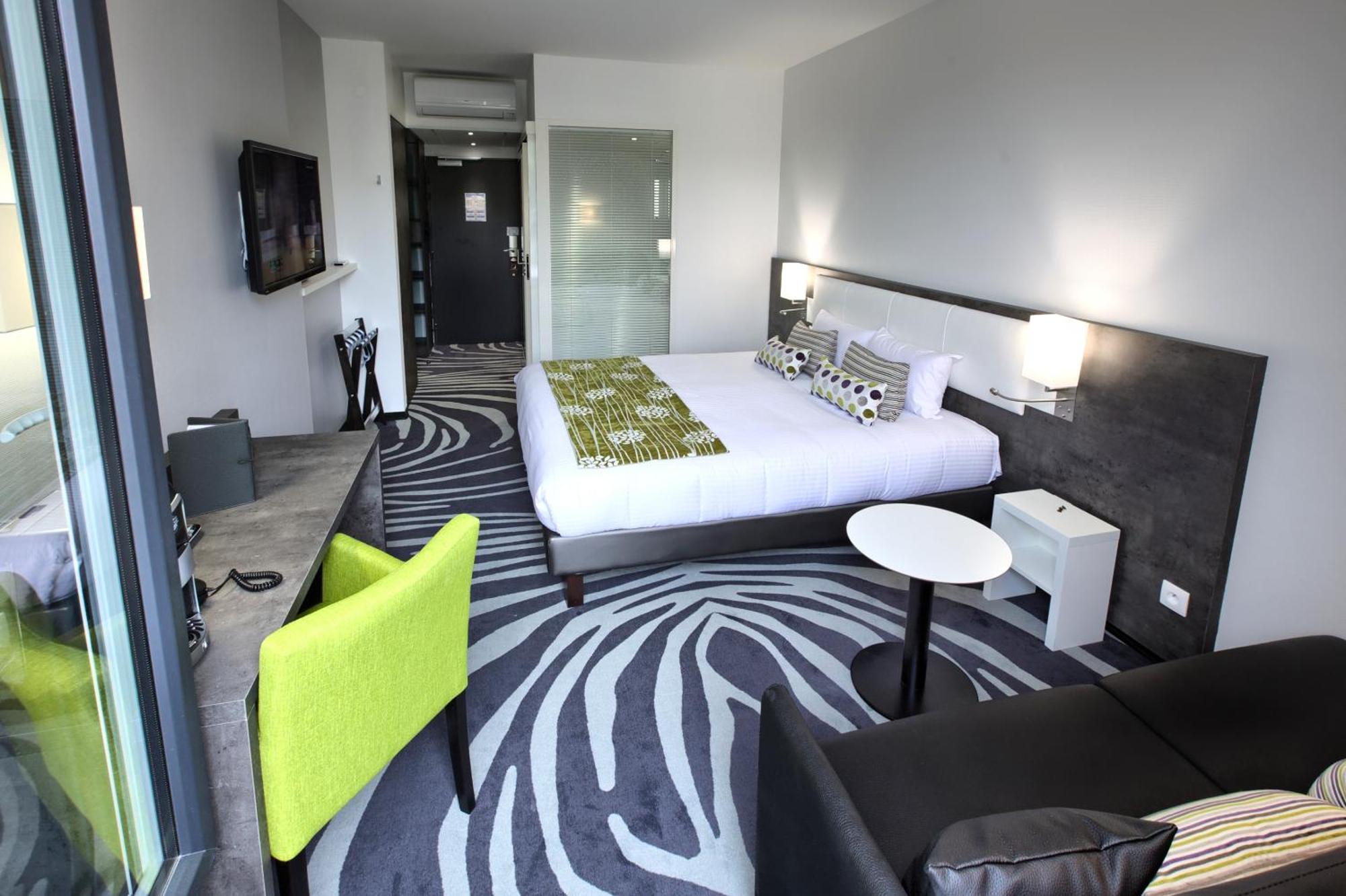 Logis Hotel Restaurant & Spa Au Comte D'Ornon جرادينيا الغرفة الصورة