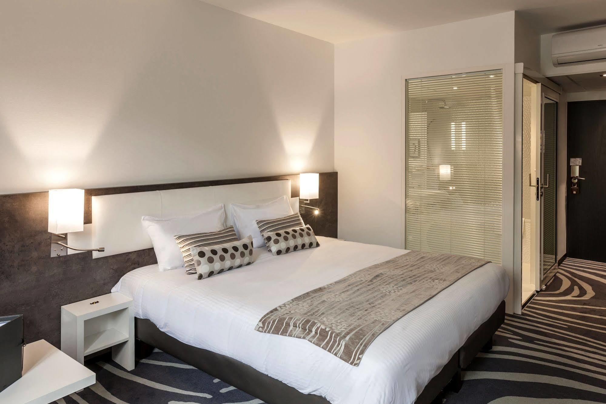 Logis Hotel Restaurant & Spa Au Comte D'Ornon جرادينيا المظهر الخارجي الصورة