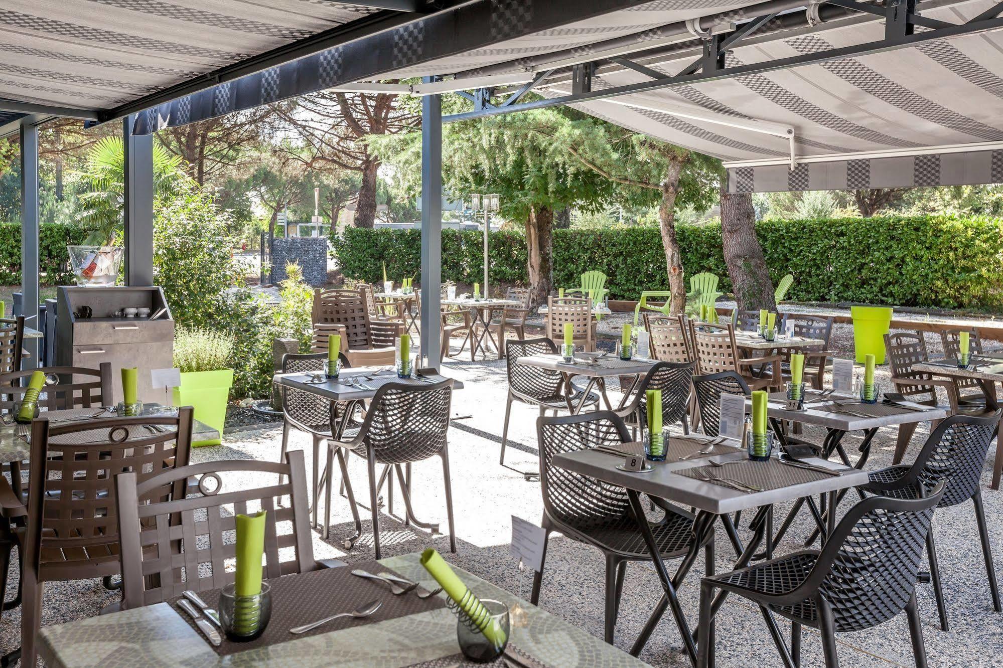 Logis Hotel Restaurant & Spa Au Comte D'Ornon جرادينيا المظهر الخارجي الصورة