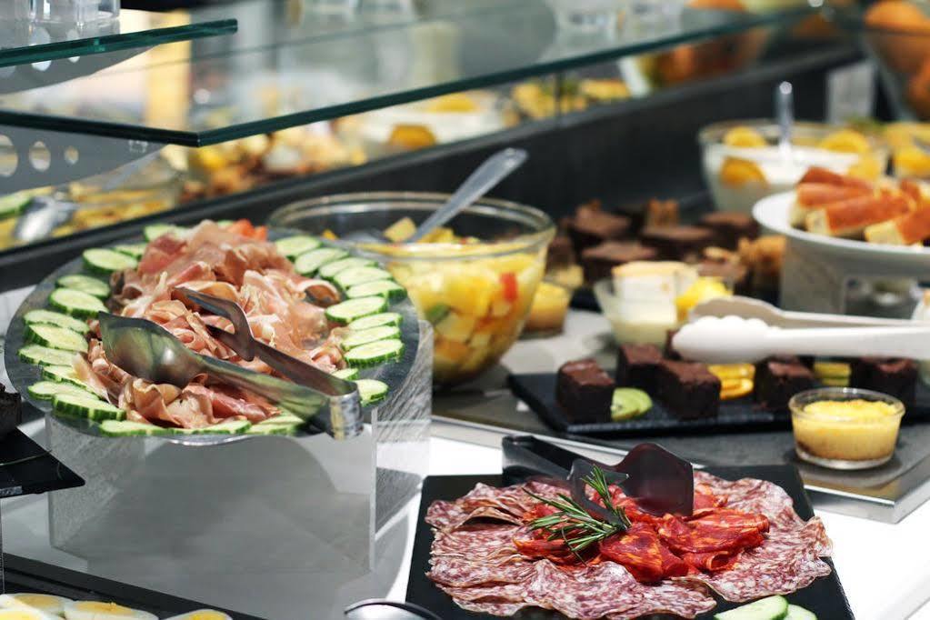 Logis Hotel Restaurant & Spa Au Comte D'Ornon جرادينيا المظهر الخارجي الصورة